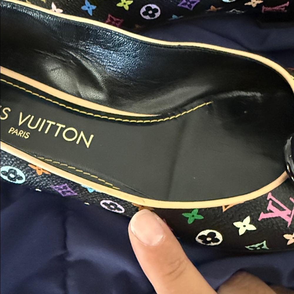 Pre-Loved Louis Vuitton Flats - Picture 12 of 12